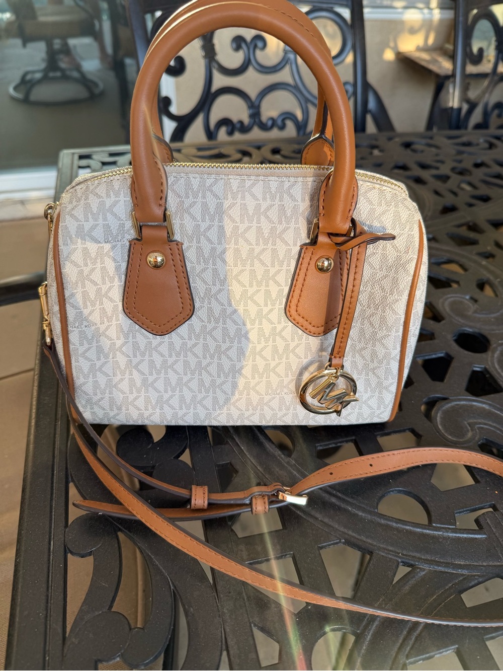 MICHAEL KORS Vanilla Signature XS Bedford Duffle Crossbody Bag -Like New $258. - Picture 4 of 7